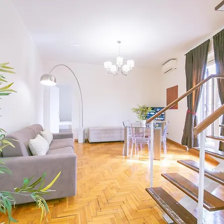 Penthouse In The Heart Of The Center * ローマ